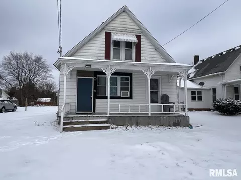 414 E Pierce St, Macomb, IL 61455