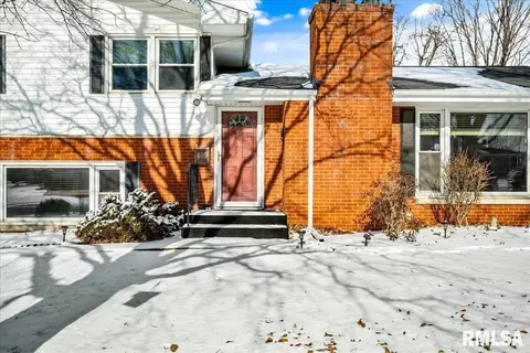 407 Devonshire Rd, Washington, IL 61571 photo 2