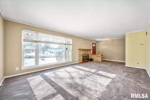 407 Devonshire Rd, Washington, IL 61571 photo 6