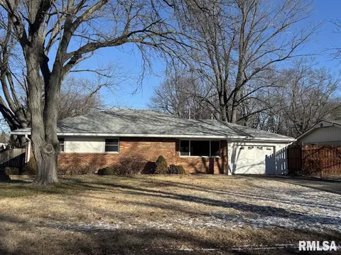 621 W Mount Hawley Ter, Peoria, IL 61615