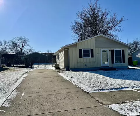 4018 W Brighton Ave, Peoria, IL 61615