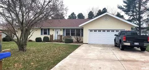 138 Palm St, Canton, IL 61520