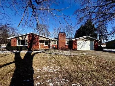 525 Knollcrest Dr, Galesburg, IL 61401