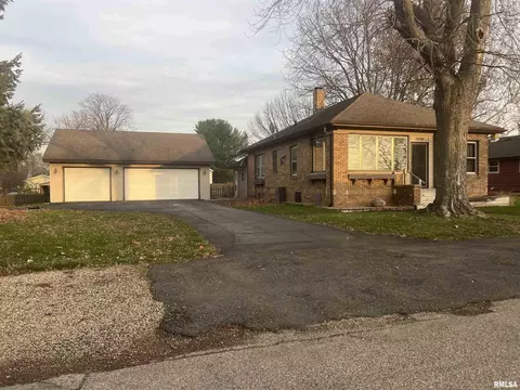 1510 N Cutright St, Chillicothe, IL 61523