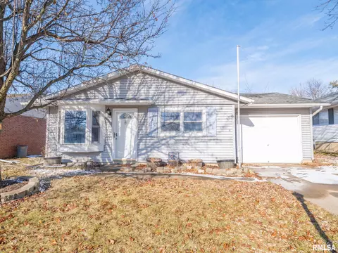 4011 W Creighton Ter, Peoria, IL 61615