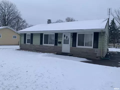 1612 W Leonard Dr, Chillicothe, IL 61523