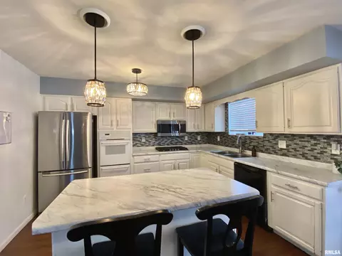 1110 E Juniper St, Canton, IL 61520 photo 14