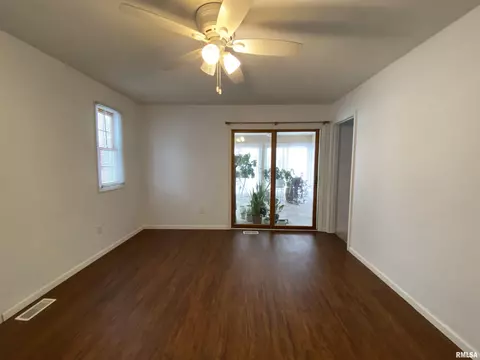 1110 E Juniper St, Canton, IL 61520 photo 26