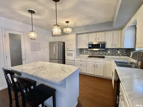 1110 E Juniper St, Canton, IL 61520 photo 12