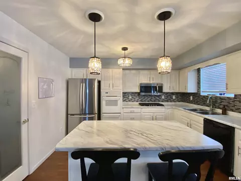 1110 E Juniper St, Canton, IL 61520 photo 13
