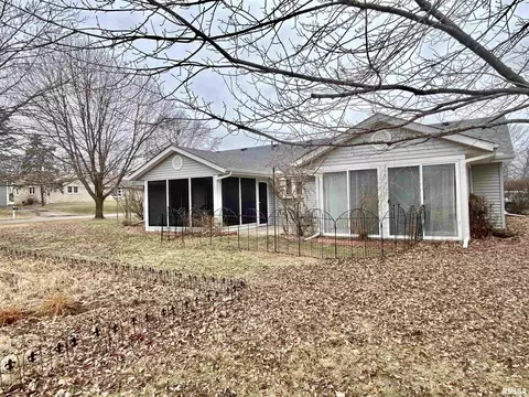 1110 E Juniper St, Canton, IL 61520 photo 8