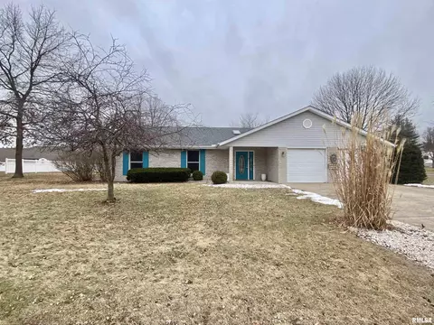 1110 E Juniper St, Canton, IL 61520