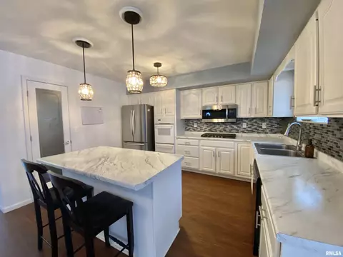 1110 E Juniper St, Canton, IL 61520 photo 11