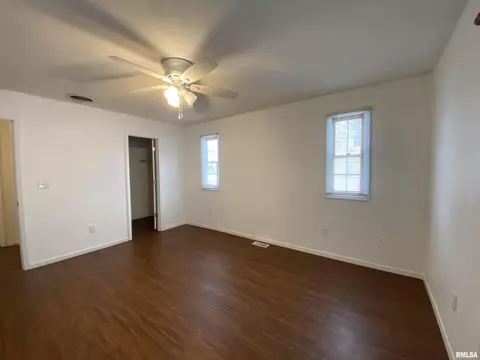 1110 E Juniper St, Canton, IL 61520 photo 27