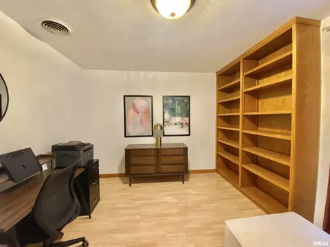 1110 E Juniper St, Canton, IL 61520 photo 35