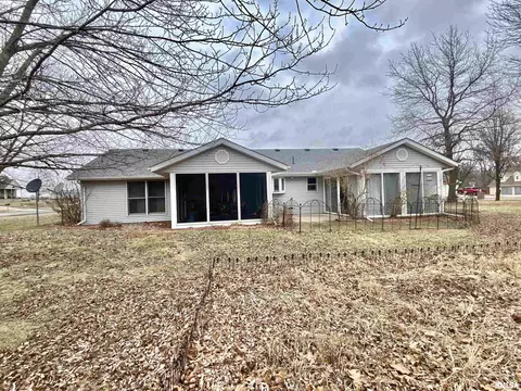 1110 E Juniper St, Canton, IL 61520 photo 7