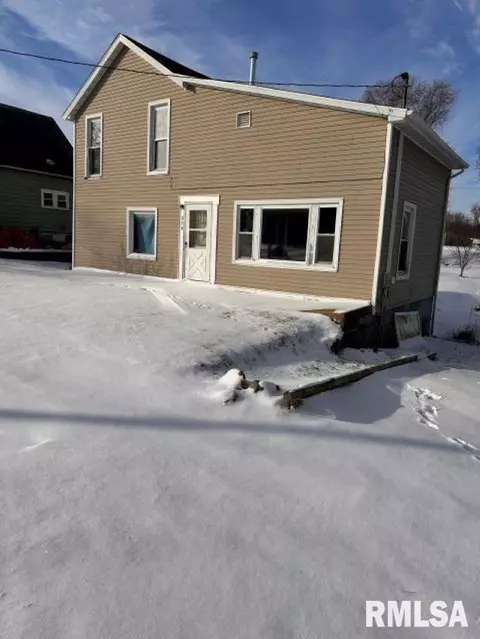 310 Fulton Ave, Saint David, IL 61563