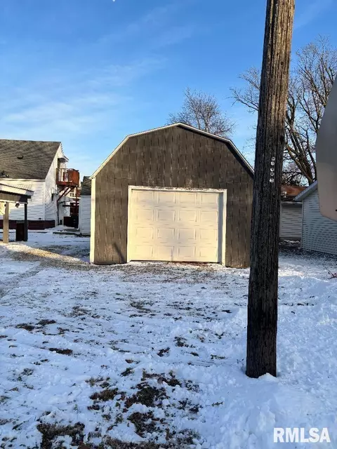 Other - 804 E Locust St, Canton, IL 61520 photo 4 of 21