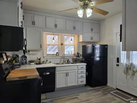Kitchen - 804 E Locust St, Canton, IL 61520 photo 1 of 6