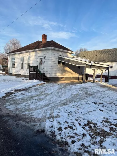 Other - 804 E Locust St, Canton, IL 61520 photo 2 of 21