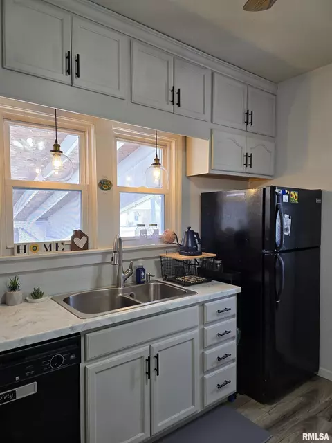 Kitchen - 804 E Locust St, Canton, IL 61520 photo 6 of 6