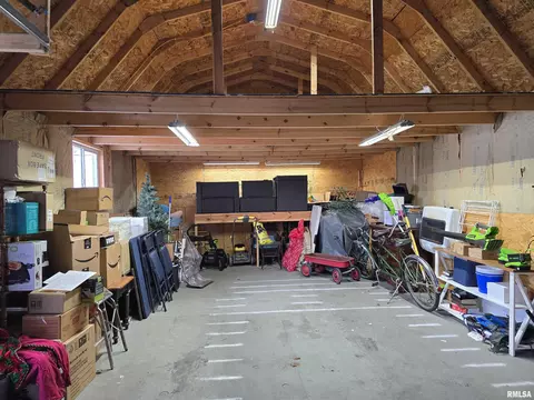 Other - 804 E Locust St, Canton, IL 61520 photo 17 of 21