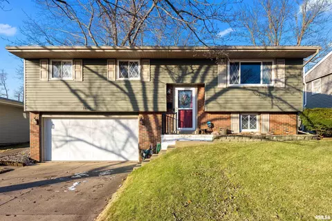 1615 W Daytona Dr, Peoria, IL 61614