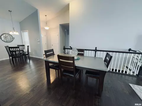 125 W Hillside Ct, Dunlap, IL 61525 photo 8