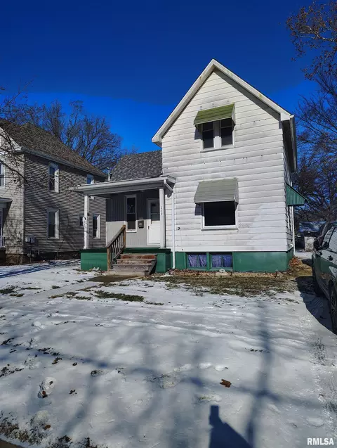 Exterior - 249 E Ash St, Canton, IL 61520 photo 4 of 5