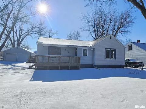 312 Albert St, Creve Coeur, IL 61610
