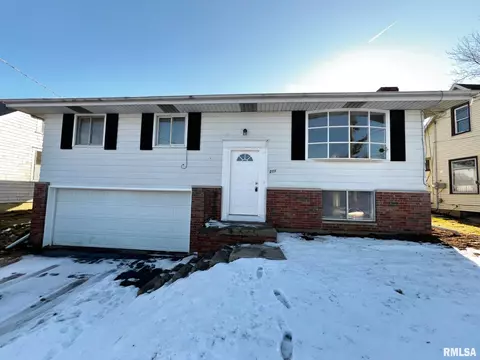 211 Randolph Ave, East Peoria, IL 61611