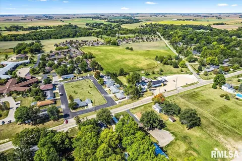 View/Area - 738 N Main St, Eureka, IL 61530 photo 1 of 11