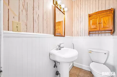 Bath - 738 N Main St, Eureka, IL 61530 photo 1 of 2