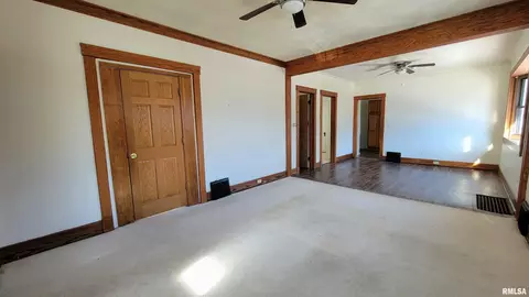 619 E Thrush Ave, Peoria, IL 61603 photo 6