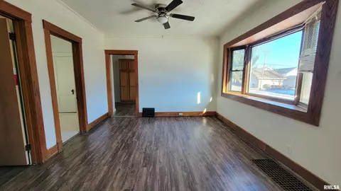 619 E Thrush Ave, Peoria, IL 61603 photo 7