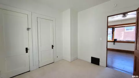 619 E Thrush Ave, Peoria, IL 61603 photo 14