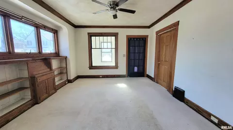 619 E Thrush Ave, Peoria, IL 61603 photo 5