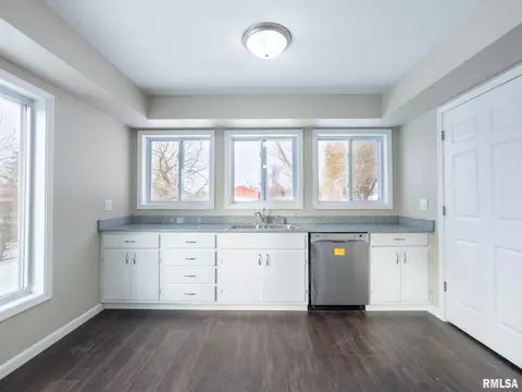 Kitchen - 477 W Maple St, Canton, IL 61520 photo 3 of 4