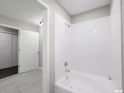 Bath - 477 W Maple St, Canton, IL 61520 photo 2 of 2