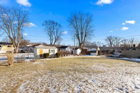 1702 Heisel Ave, Pekin, IL 61554 photo 4