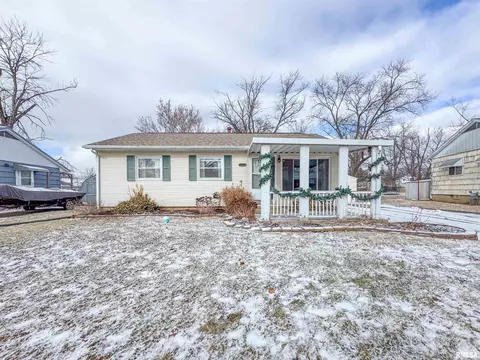 107 Temple Dr, Washington, IL 61571