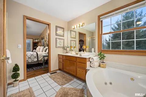 704 Devon Dr, Germantown Hills, IL 61548 photo 15