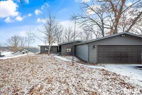 126 Lakeside Pl, Dahinda, IL 61428