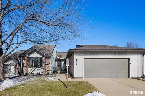7622 N Patton Ln, Peoria, IL 61614