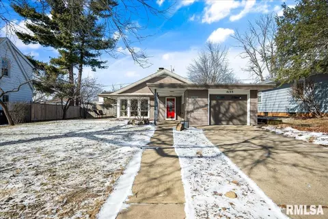 4133 N Devon Ln, Peoria, IL 61614