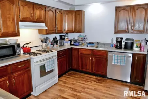 Kitchen - 8624 W Main St, Mapleton, IL 61547 photo 1 of 3