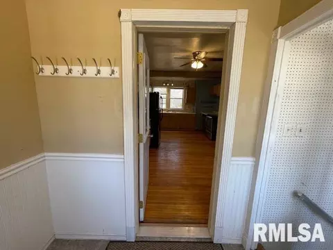 Entry Way - 809 S Mcarthur St, Macomb, IL 61455 photo 2 of 5
