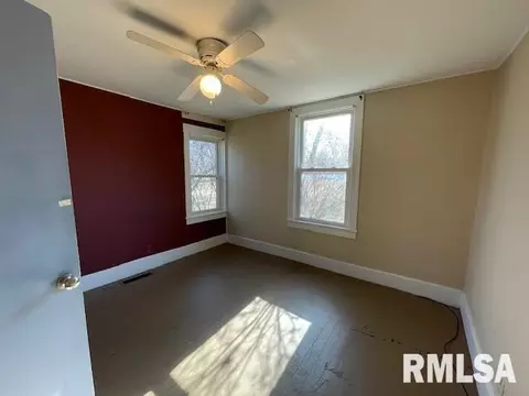 Bedroom - 809 S Mcarthur St, Macomb, IL 61455 photo 2 of 6