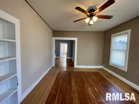 Living - 809 S Mcarthur St, Macomb, IL 61455 photo 5 of 5