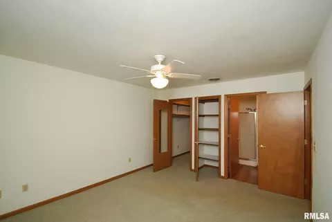 1541 E Myrtle St, Canton, IL 61520 photo 15